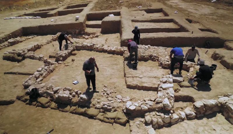 Arkeolog Temukan Reruntuhan Masjid Zaman Awal Islam, Kiblat Sudah Hadap Kakbah