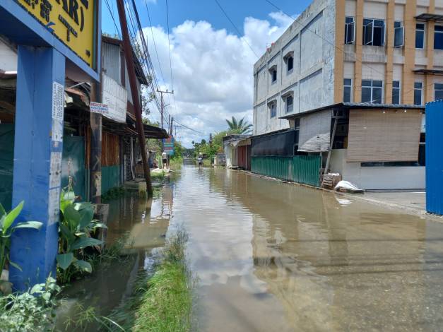 Sejumlah Ruas Jalan di Pekanbaru Terendam Banjir hingga Siang Ini