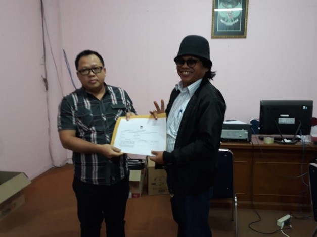 Edi RM Serahkan 800 KTP Perbaikan Calon Anggota DPD RI ke KPU Riau