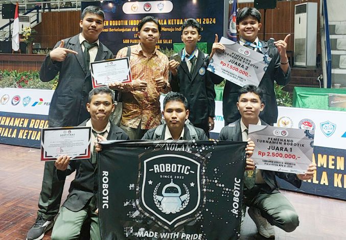 Keren! MAN 1 Kota Pekanbaru Sabet 2 Gelar Juara di Turnamen Robotik Indonesia Piala Ketua MPR RI 2024