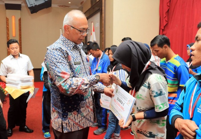 Disdik Optimis Siswa Utusan Riau Mampu Bersaing di O2SN SMA Nasional