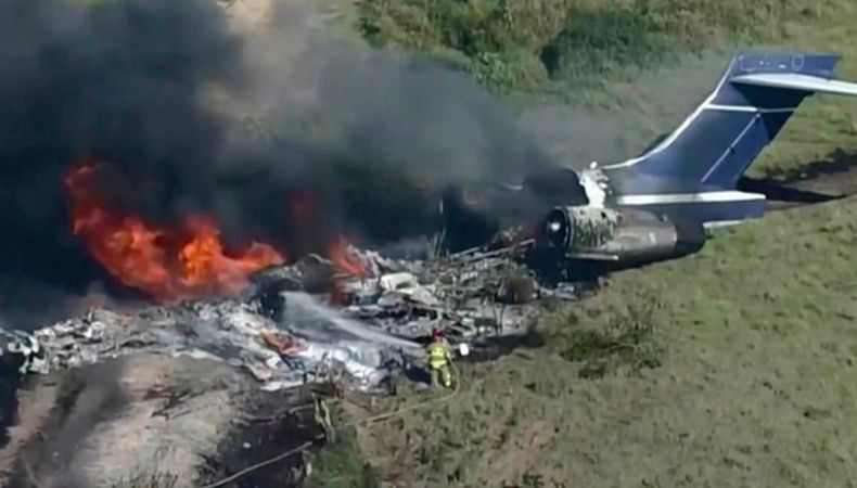 Pesawat Jet Pribadi Angkut 21 Orang Terbakar saat Akan Lepas Landas