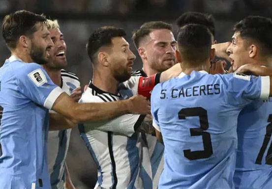 Sampai Messi Ikutan Ribut, Rodrigo de Paul Sindir Balik Ejekan Gelandang Uruguay