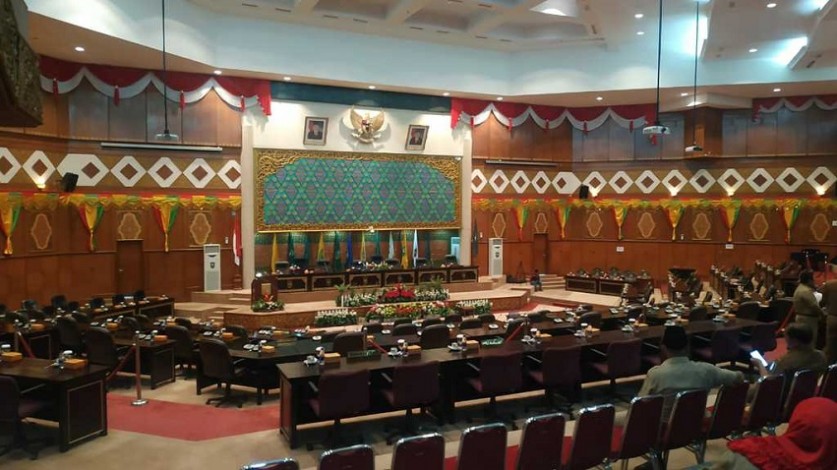 Tak Ada Pimpinan, Sidang Paripurna DPRD Riau Batal
