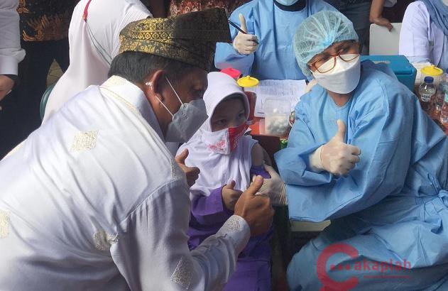 Dorong Pembelajaran Tatap Muka, Mendagri Tinjau Vaksinasi Anak di Pekanbaru