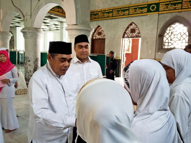 Kondisinya Memburuk, Mantan Walikota Pekanbaru Herman Abdullah Dilarikan ke RS Awal Bross