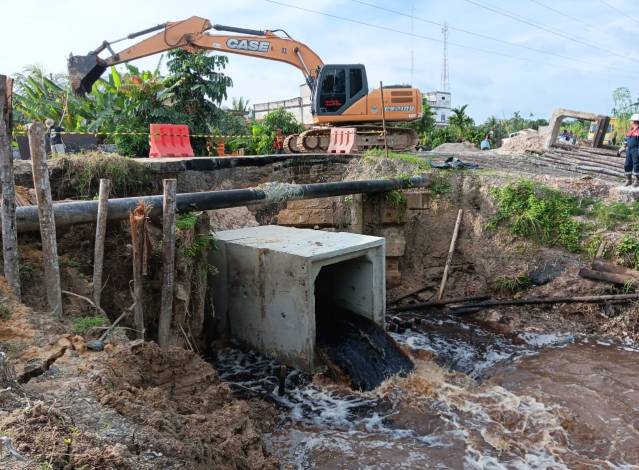 PUPR Riau Perbaiki Box Culvert dan Jalan Rusak Akibat Banjir di Wilayah Ini