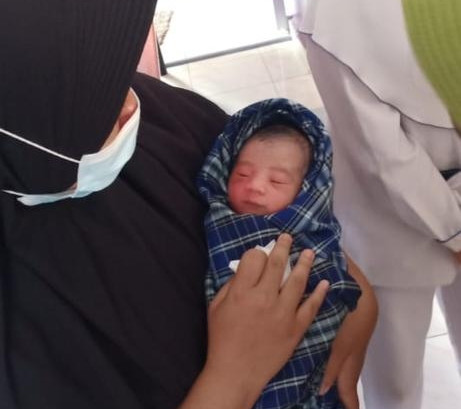 Geger, Bayi Laki-laki Ditemukan Warga di Pinggir Jalan Delima Pekanbaru