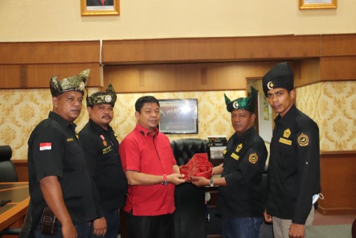 Pasukan Adat Gagak Hitam Usulkan Penggunaan Tanjak bagi Pegawai Pemda di Riau