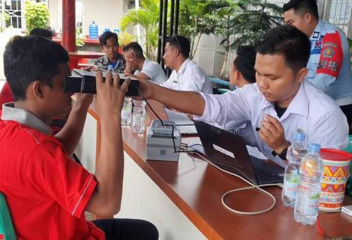 Demi Ikut Nyoblos Pemilu 2024, Warga Binaan di Riau Beramai-ramai Rekam e-KTP