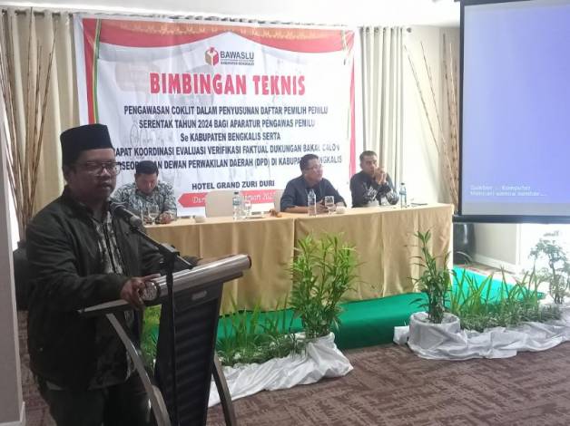 Ketua Bawaslu Riau Ingatkan Pengawas Pemilu Harus Banyak Baca dan Diskusi
