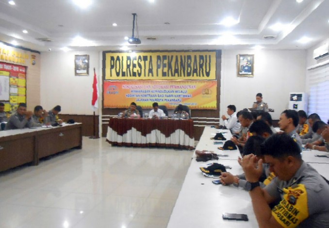 Bhabinkamtibmas Dikerahkan untuk Lakukan Pengendalian Penduduk Riau