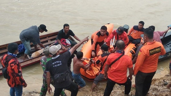 Korban Ketiga yang Tenggelam di Sungai Indragiri Ditemukan, Satu Masih Hilang