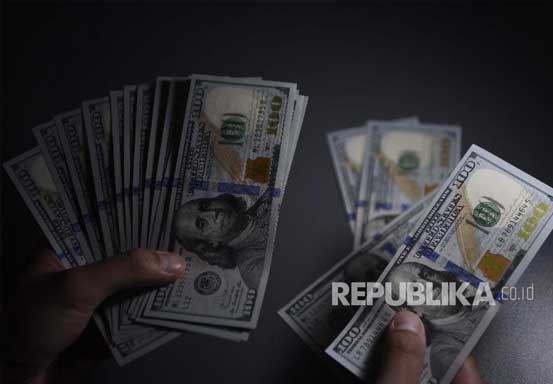 Keluarga di AS Temukan Uang Hampir Sejuta Dolar di Jalan