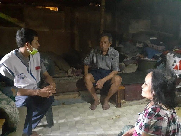 Rumahnya Bocor, Marno dan Keluarga Bersyukur Dapat Bantuan Rumah Yatim