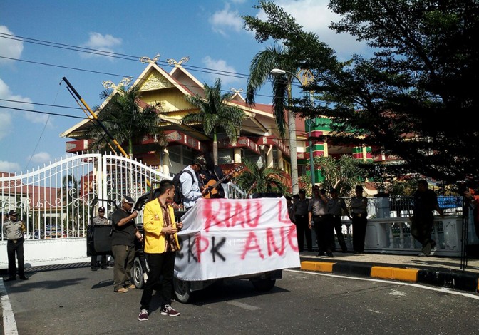 KAK Riau Gelar Aksi Tolak Hak Angket KPK