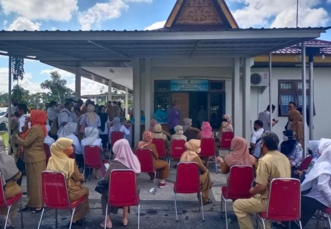 Ratusan ASN dan THL Pemprov Riau Tes Swab, Gratis