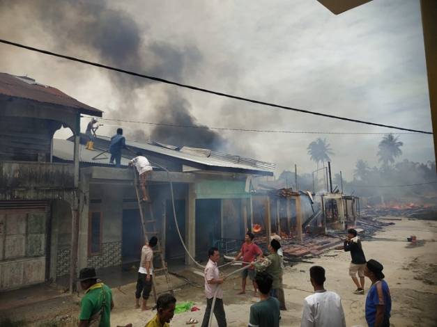 30 Rumah Semi Permanen di Rohil Terbakar, Kerugian Diperkirakan Rp1,5 Miliar
