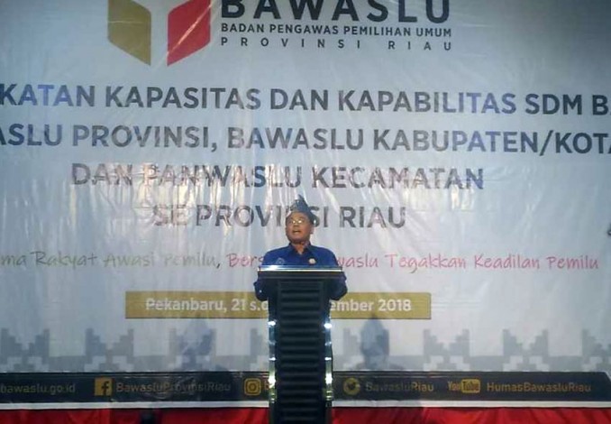 Bawaslu Berikan Penghargaan kepada Sejumlah Media di Riau