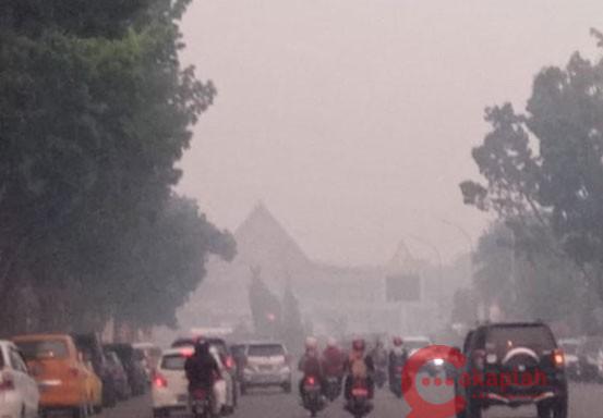 Kabut Asap Belum Clear, Pagi Ini Jarak Pandang di Pekanbaru Hanya 700 Meter