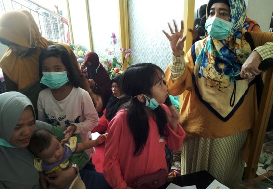 Posko Kesehatan PKS Ramai Dikunjungi Ibu Hamil, Anak-anak dan Pengendara Ojek Online
