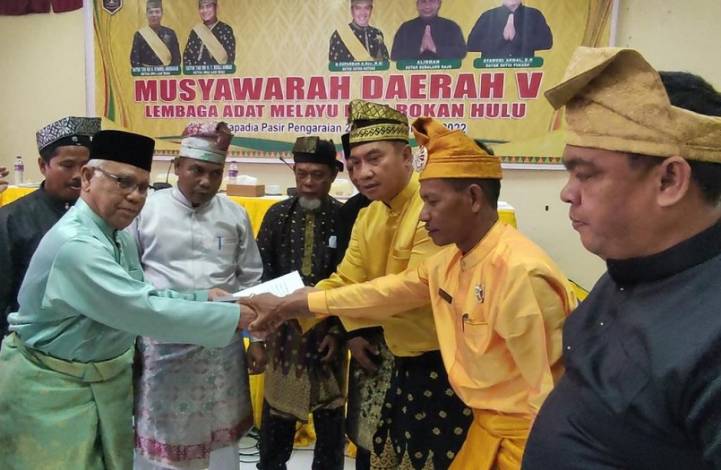 Mantan Bupati Suparman Terpilih Aklamasi sebagai Ketua LAMR Rohul Versi Syahril