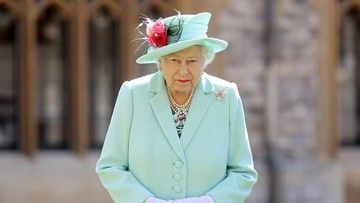Pertama Kali, Ratu Elizabeth Rayakan Ultah Pernikahan Seorang Diri