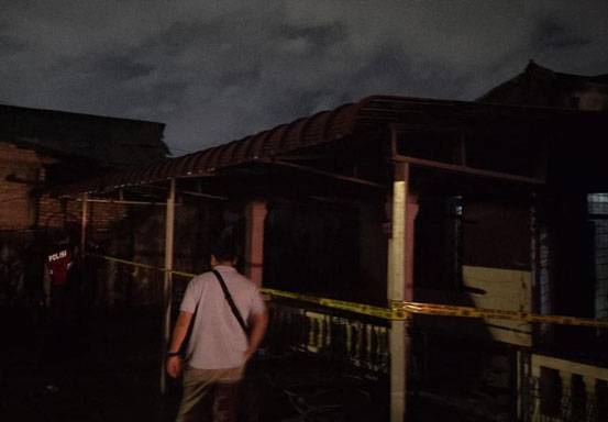 Diduga Akibat Konsleting Listrik, 1 Unit Rumah di Pekanbaru Hangus Terbakar