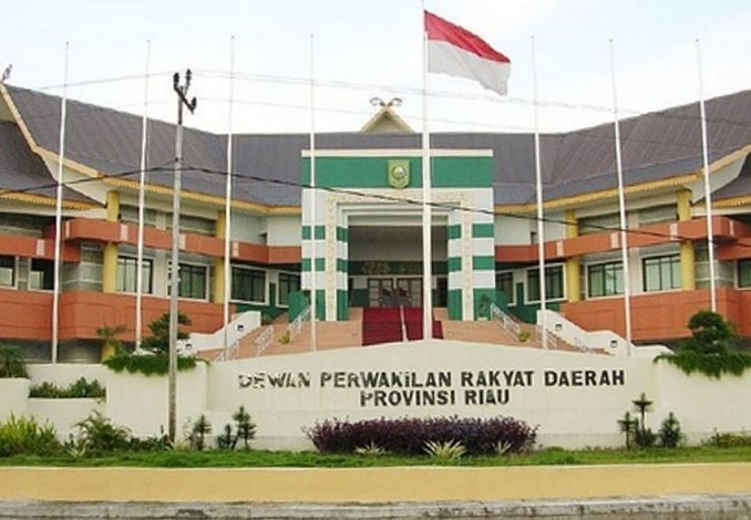 Musim Kampanye Pilkada Riau, Gedung DPRD Riau Sepi