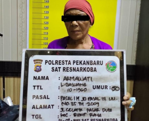 Jadi Bandar Ganja, Emak-emak 60 Tahun Ditangkap Polisi Pekanbaru