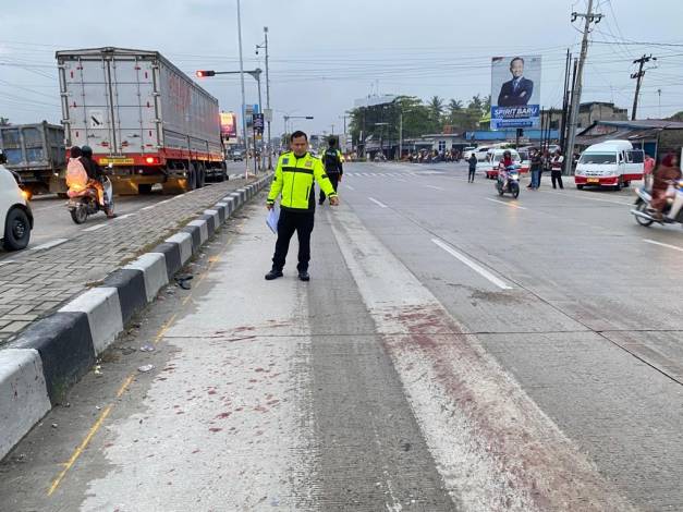 Ditabrak Truk dari Belakang, Pengendara Sepeda Motor di Jalan Soebrantas Pekanbaru Tewas Seketika