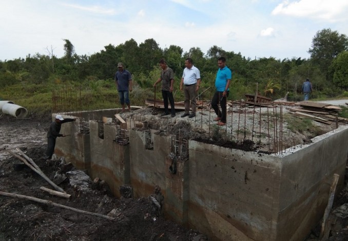 Jembatan Desa Tanjung Padang Rampung Bulan Depan