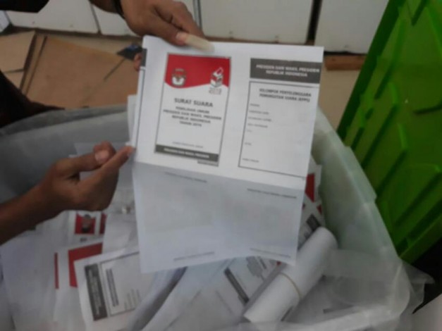Sebanyak 679 Surat Suara Pemilu di Siak Rusak