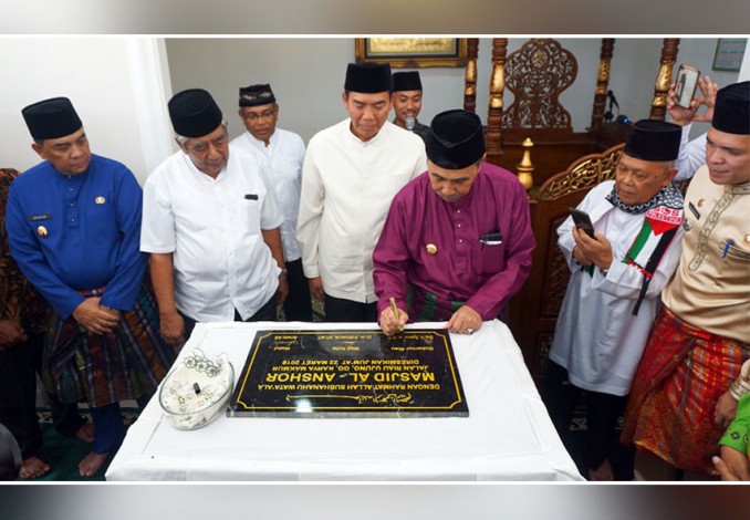 Gubernur Riau Resmikan Masjid Al Anshor, Wakaf Dari Mantan Bupati Siak Arwis AS