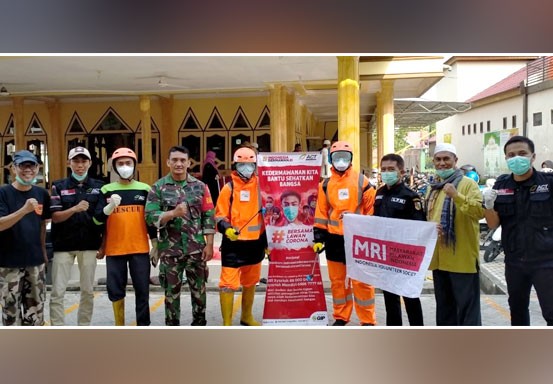 Didukung ACT dan TNI, IDI Riau Disinfektan Masjid Khairul Bariyyah