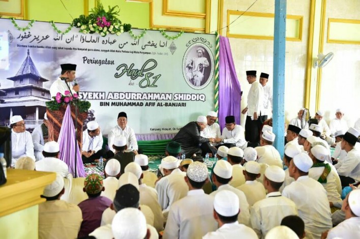 Sekda dan Ribuan Masyarakat Hadiri Haul Tuan Guru Abdul Rahman Sidiq Albanjari