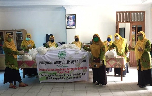 PW Aisyiyah Riau Bagikan Ratusan Sembako dan Masker Kain ke Masyarakat
