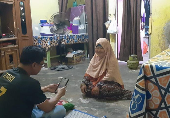 Kisah Janda Dua Anak di Pangkalan Kerinci Bertahan Hidup Jualan Pem-pek