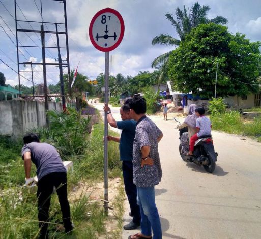 Penyebab Jalan Rusak, Truk Bermuatan 20 Ton Dilarang Masuk Jalan Garuda Simpang Murini