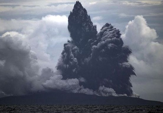 Gunung Anak Krakatau Erupsi, Ketinggian Abu 1.500 Meter
