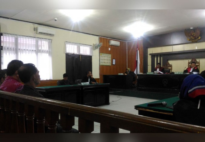 Hakim Bebaskan Eks Kepala BPN Kampar dan Lima Rekannya