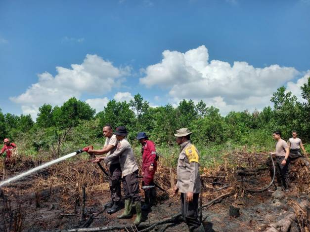 Karhutla Masih Terjadi di Pekanbaru, sudah 5 Hari Petugas Berjibaku Padamkan Api