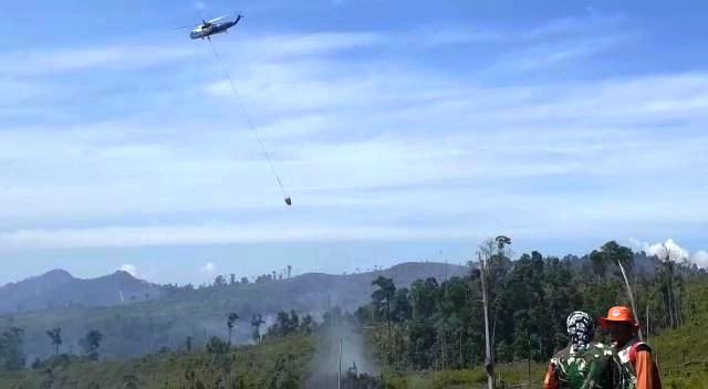 BPBD Turunkan Helikopter Padamkan Karhutla, Polres Rohul Amankan 3 Orang Terduga Pelaku Pembakaran