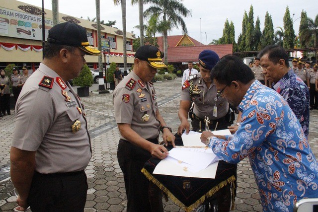 Polda Riau Dapat Bantuan 42 Mesin Pompa dari RAPP