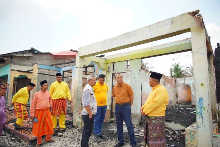 Pemprov Riau akan Bantu Korban Kebakaran 30 Rumah di Rohil