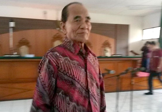 Mantan Gubri Annas Maamun Bebas, Tapi Belum Pulang ke Riau