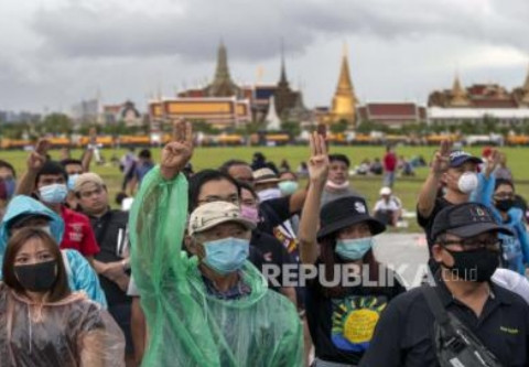 Sehari Dipasang, Plakat Simbol Demokrasi Thailand Dicabut