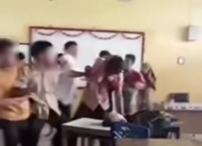 Viral, Siswa SMA di Riau Ini Dikeroyok Rekannya di Kelas, Diduga Persoalan Pemilihan Ketua OSIS