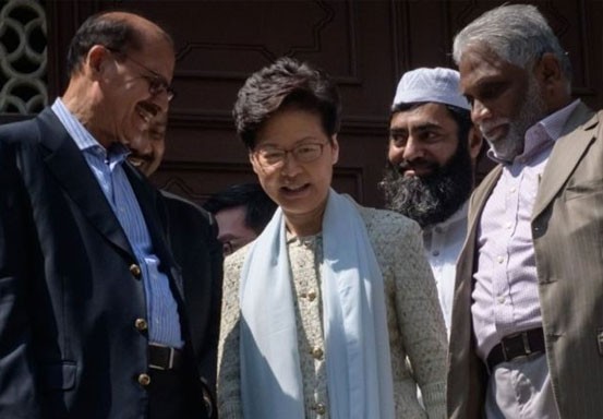 Masjid Terkena Semprotan Meriam Air, Pemimpin Hong Kong Meminta Maaf