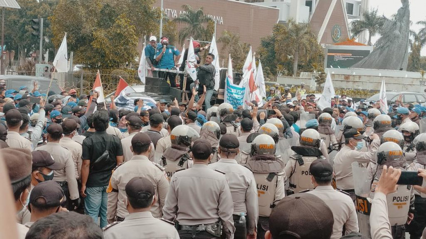 Buruh PT Padasa Demo ke Kantor Gubernur Riau, Kadisnaker: Kami Sudah Tindaklanjuti Tuntutan Mereka